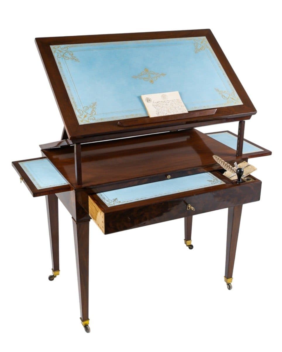 Table à la Tronchin en acajou et acajou de Cuba flammé, époque Directoire (1795-1799)