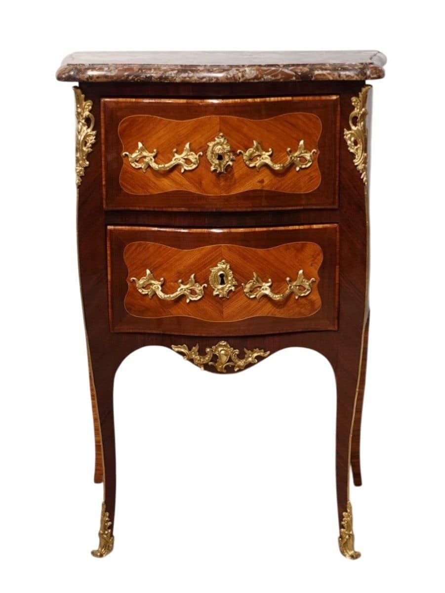 Commode estampillée IB Hédouin, d'époque XVIIIe