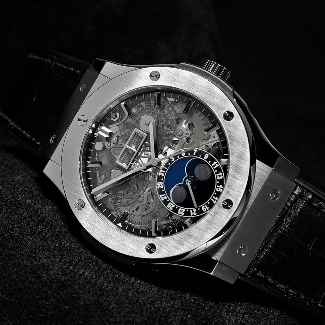 Hublot Classic Fusion Aero Moonphase Titanium — vue 2