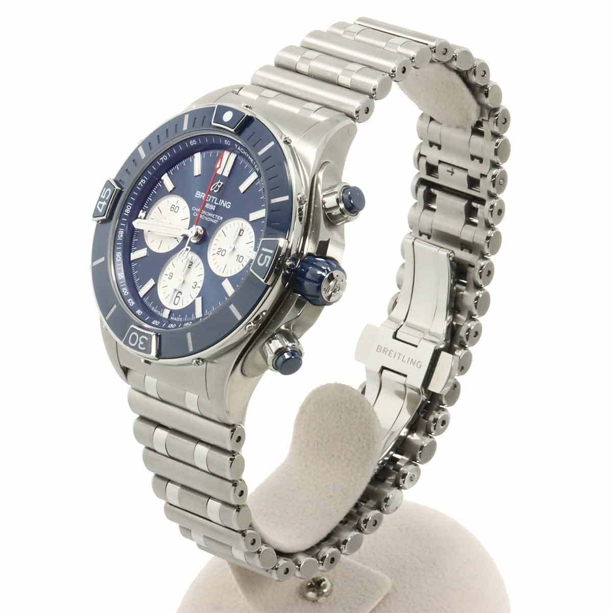 Breitling Super Chronomat B01 44 — vue 3
