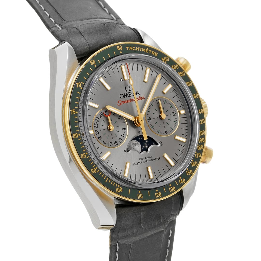 Omega Speedmaster Co-Axial Master Chronometer Moonphase — vue 3