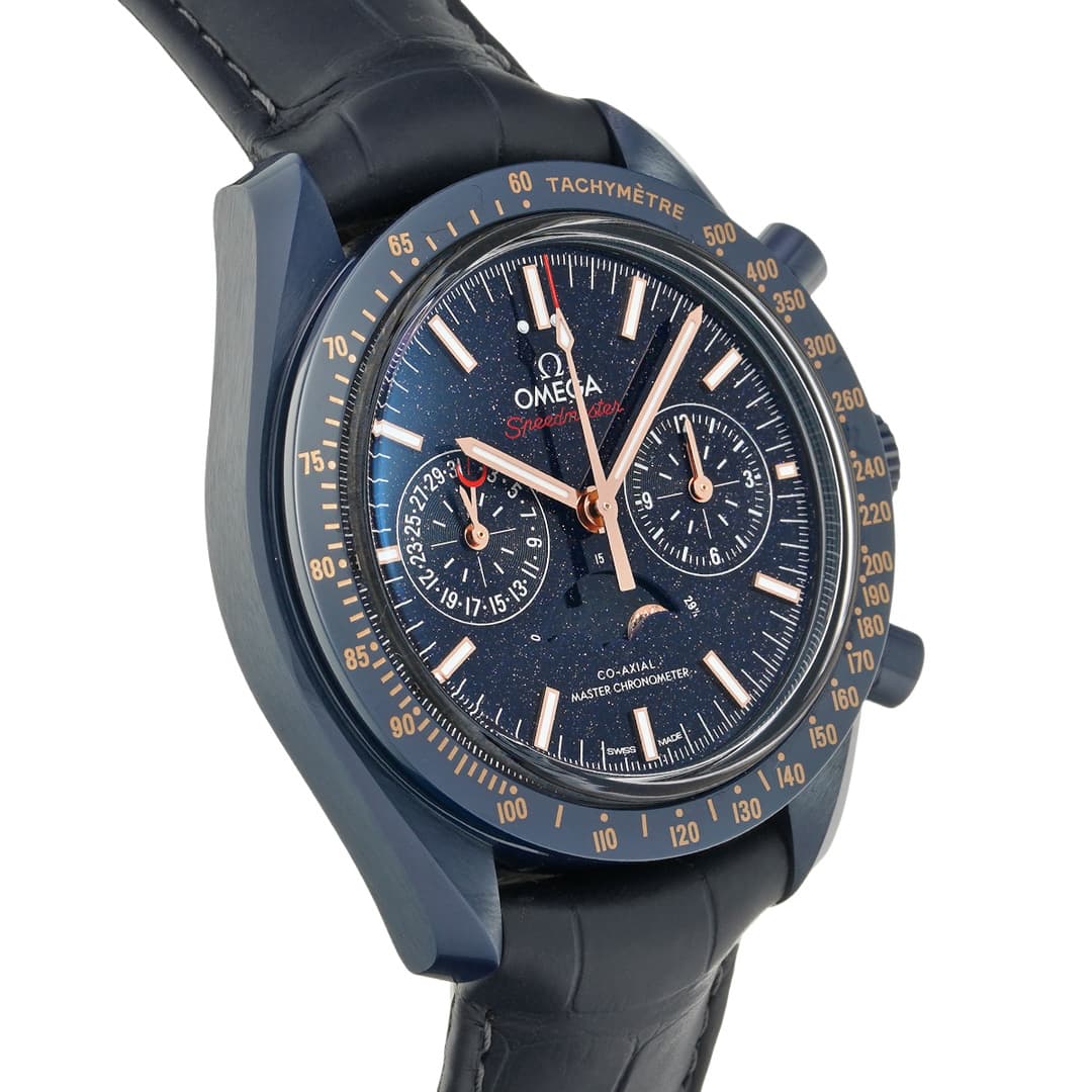 Omega Speedmaster Moonwatch Blue Side of the Moon Master Chronometer Moonphase — vue 3