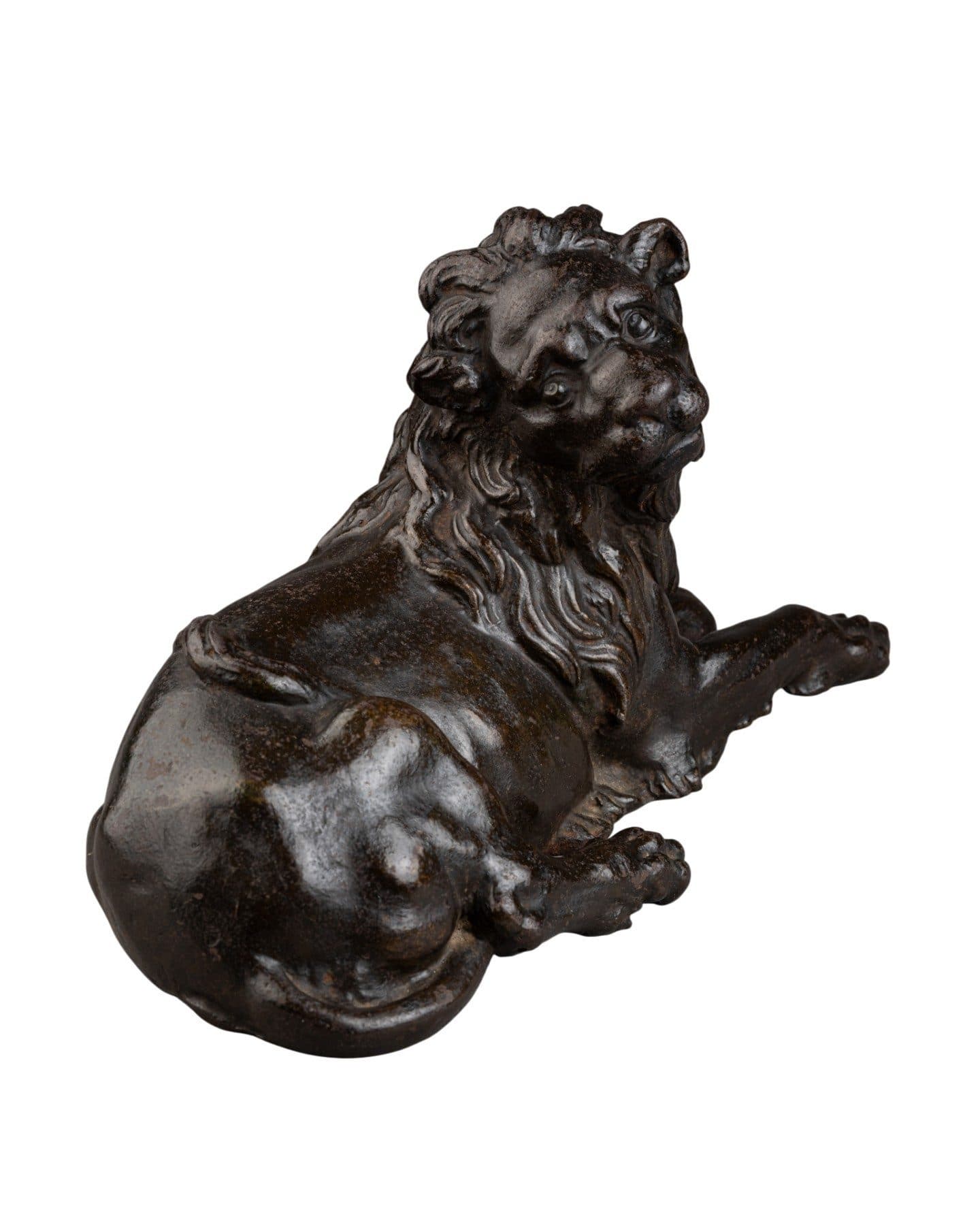 Lion couché