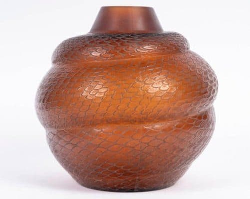 René Lalique Vase « Serpent » en verre teinté rouge ambre — vue 5