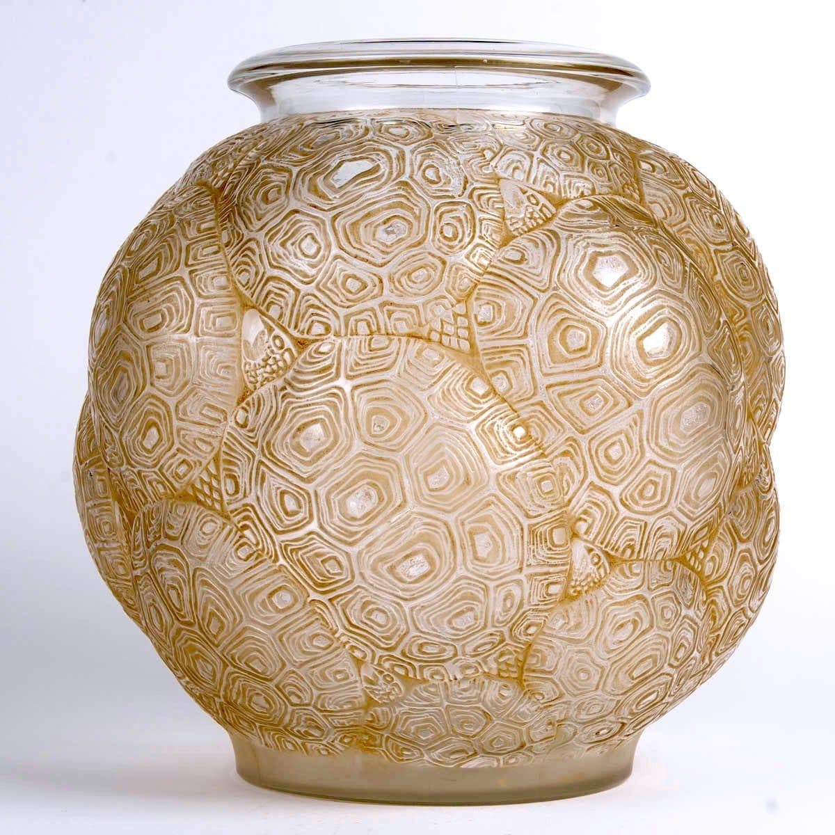 René Lalique Vase « Tortues » en verre blanc patiné sépia — vue 2