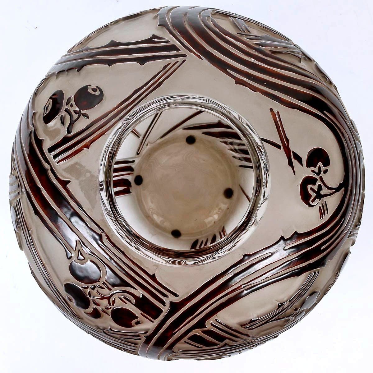 René Lalique Vase « Baies » en verre blanc émaillé brun — vue 4