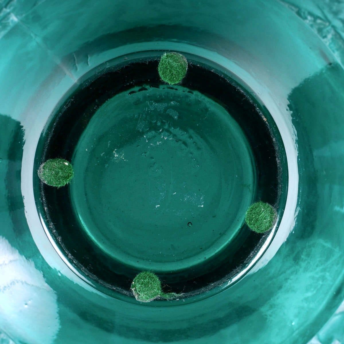 René Lalique Vase « Aras » en verre vert canard — vue 6