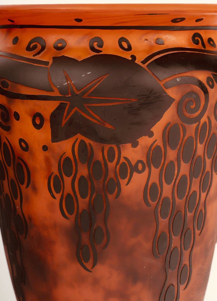 Daum Nancy Vase en verre orange marbré de noir — vue 3