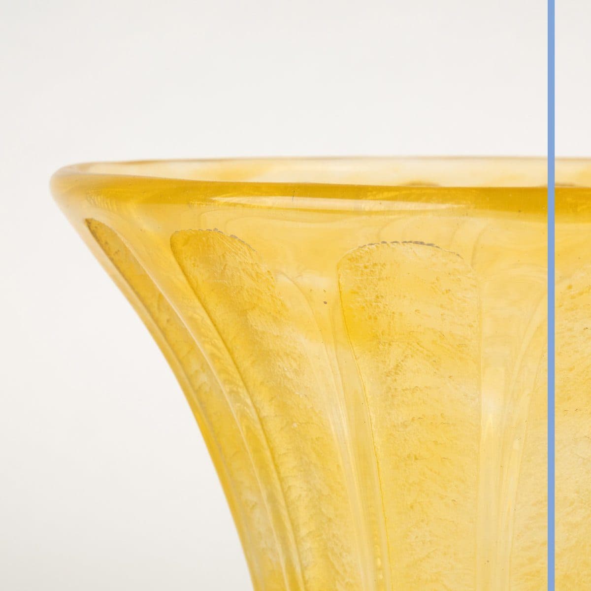 Daum Grand vase corolle à godrons — vue 3