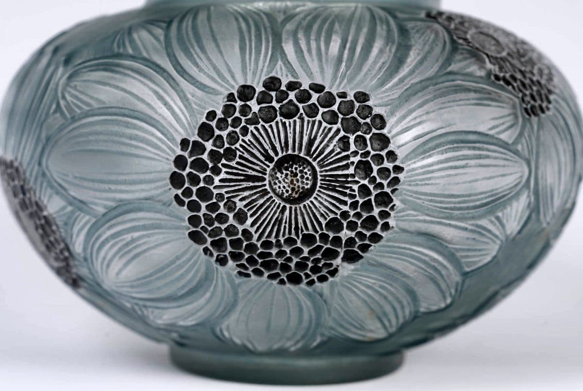 René Lalique Vase « Dahlias » — vue 4