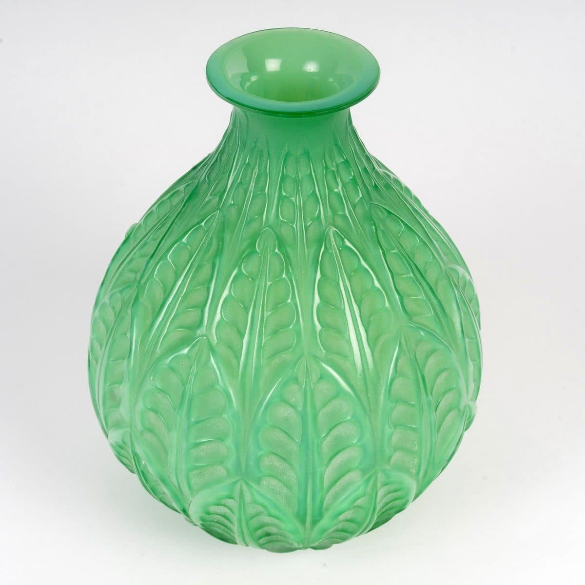 René Lalique Vase « Malesherbes » vert jade — vue 2