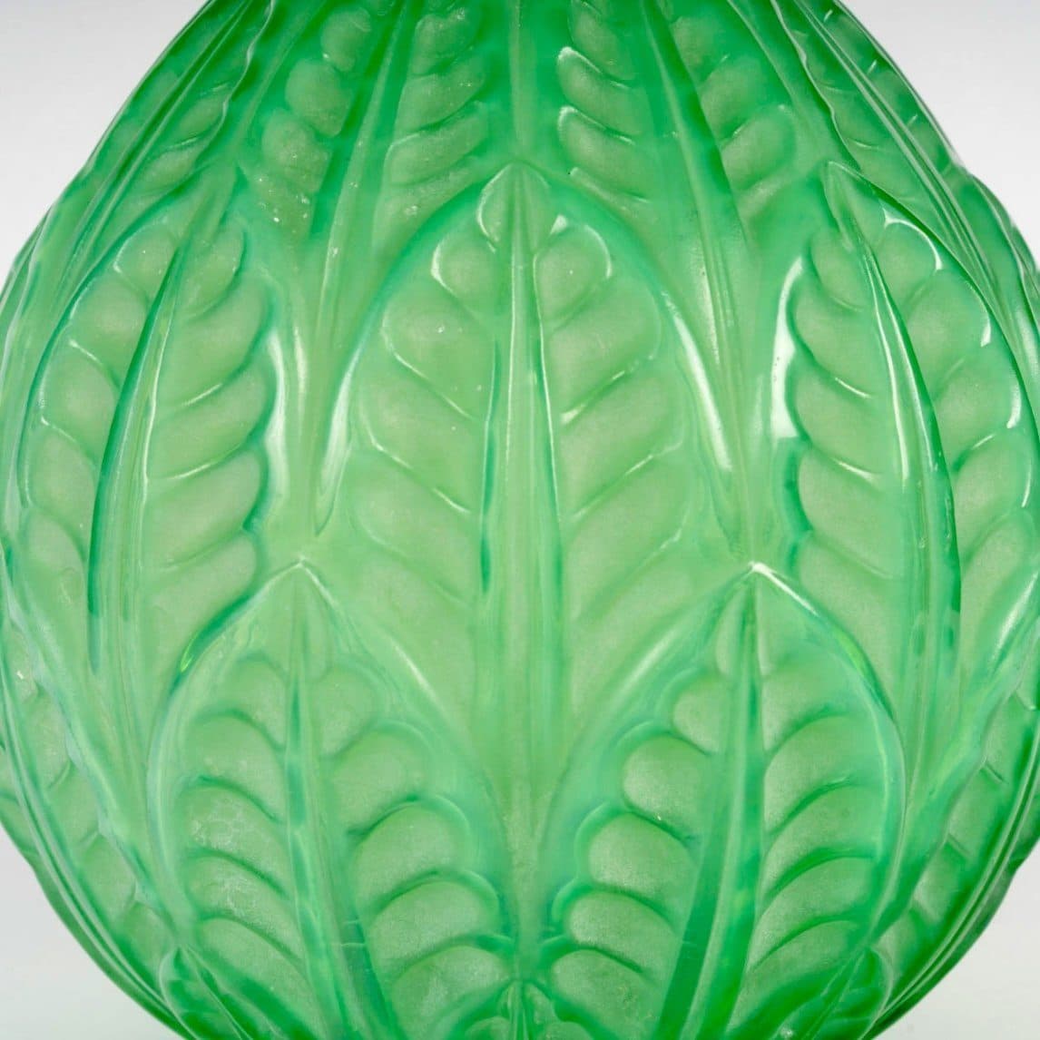 René Lalique Vase « Malesherbes » vert jade — vue 4