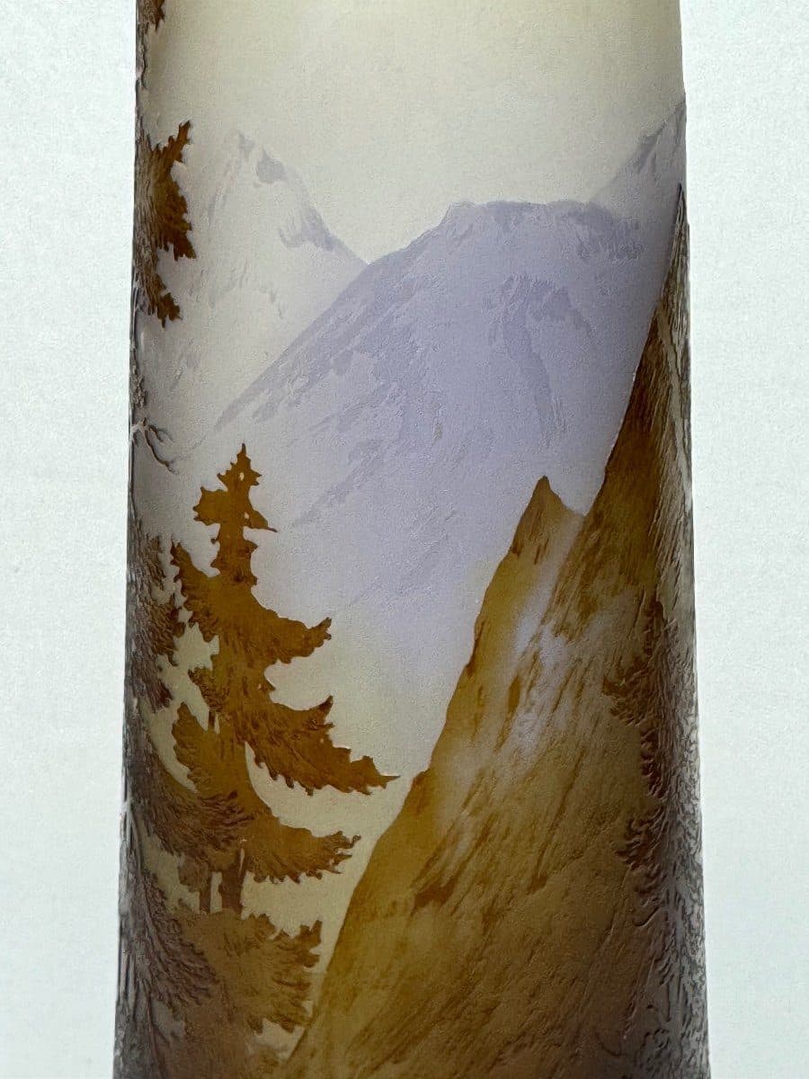 Vase Gallé « La Ligne Bleue des Vosges » à décor de paysage — vue 3