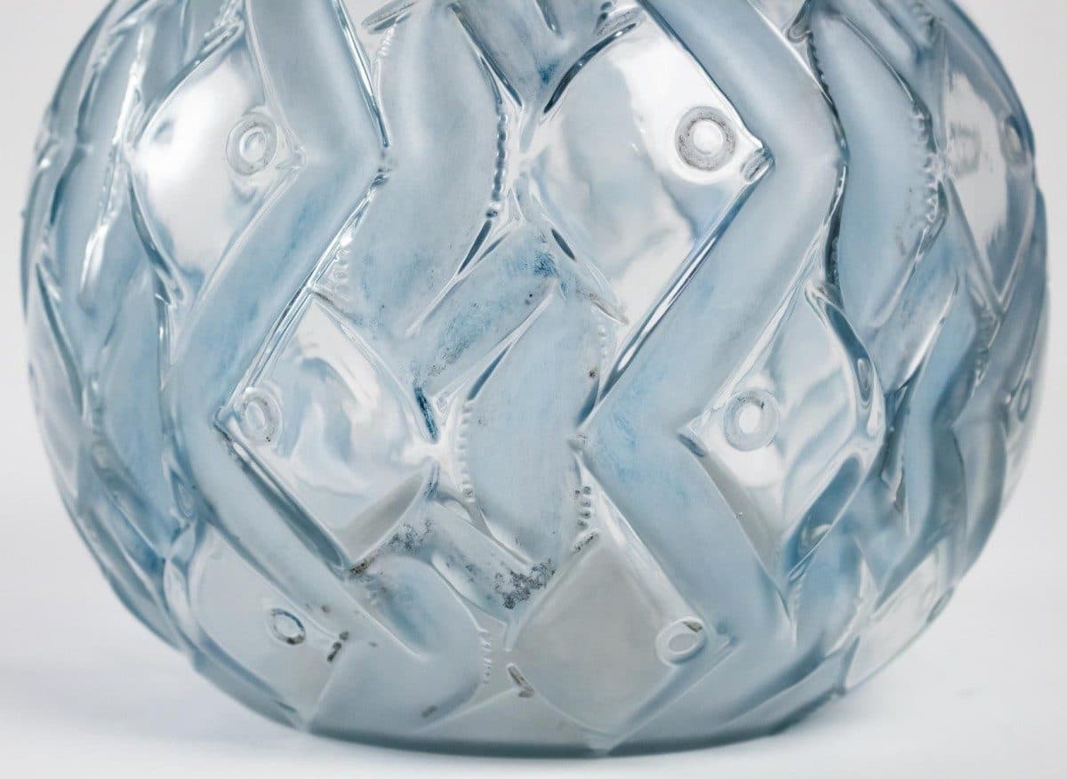 Lalique, vase « Penthièvre » à décor de poissons — vue 4