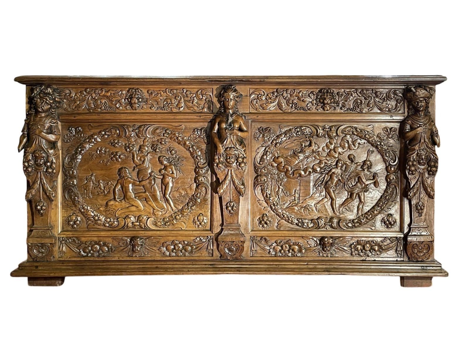 Important coffre du Val de Loire, d'époque Renaissance, dédié à Adam et Ève