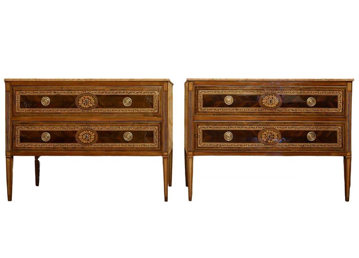 Paire de commodes italiennes à l'effigie de Louis XVIII, vers 1795