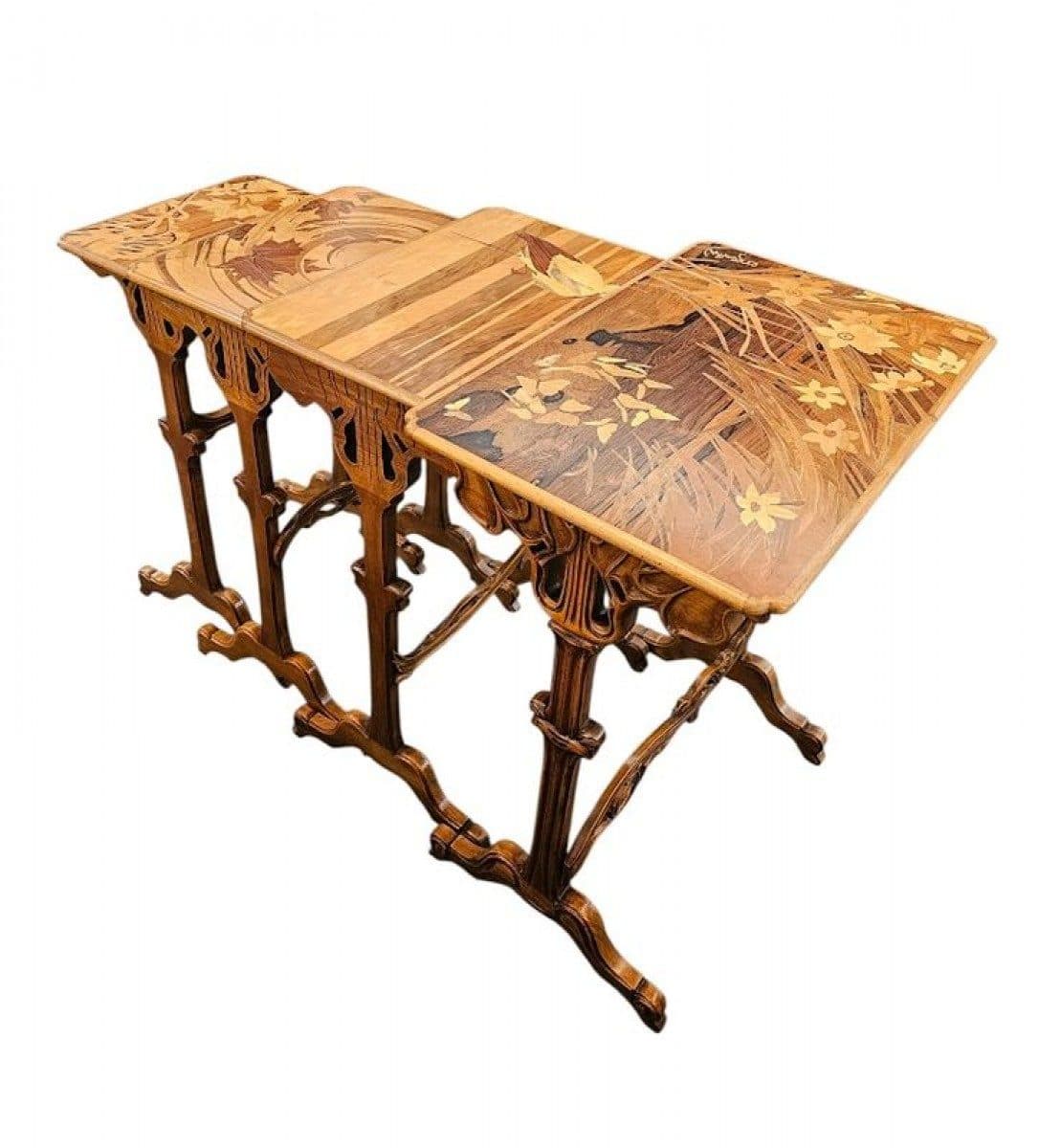Série de tables gigognes « Les Quatre Saisons »