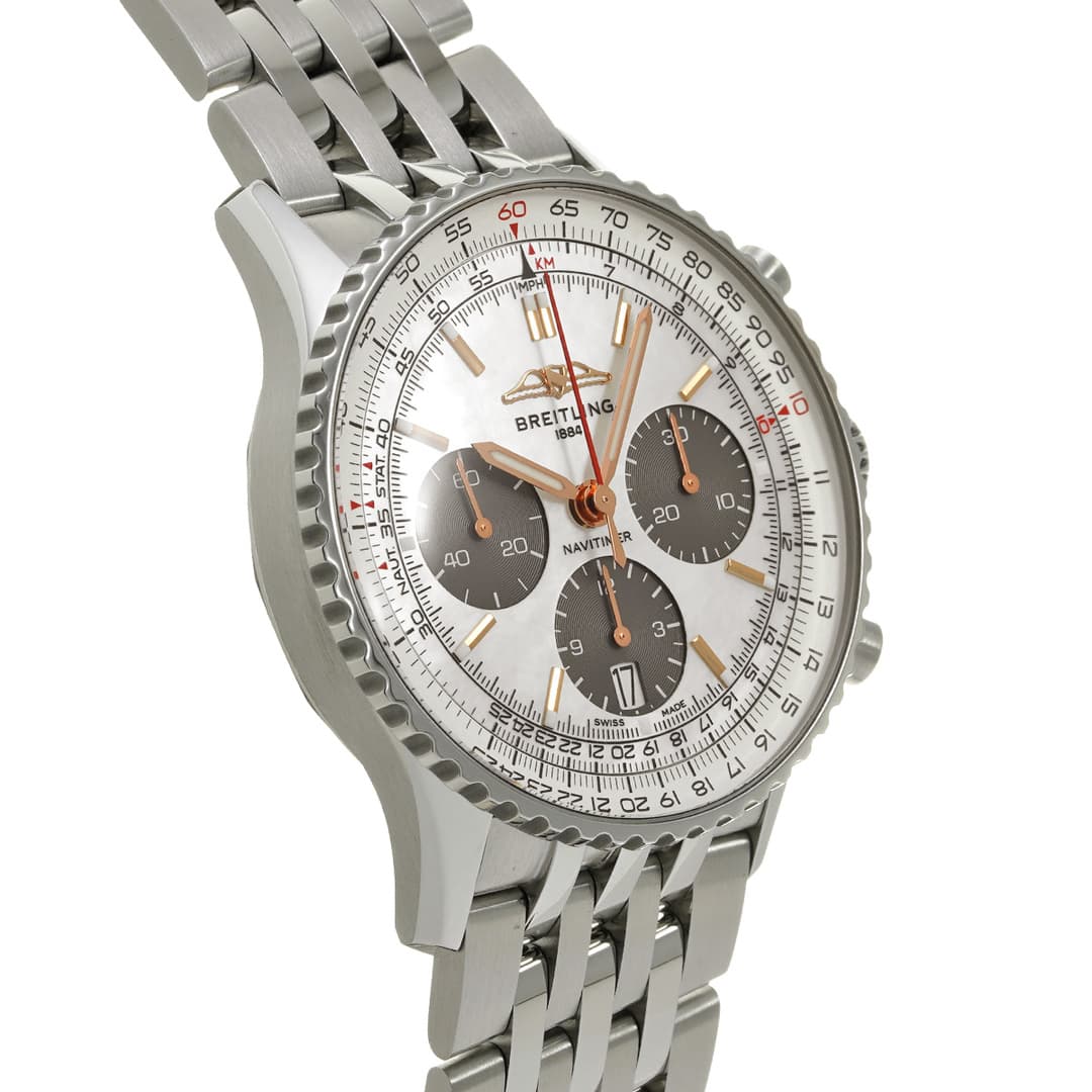 Breitling Navitimer B01 Chronographe 41 — vue 3