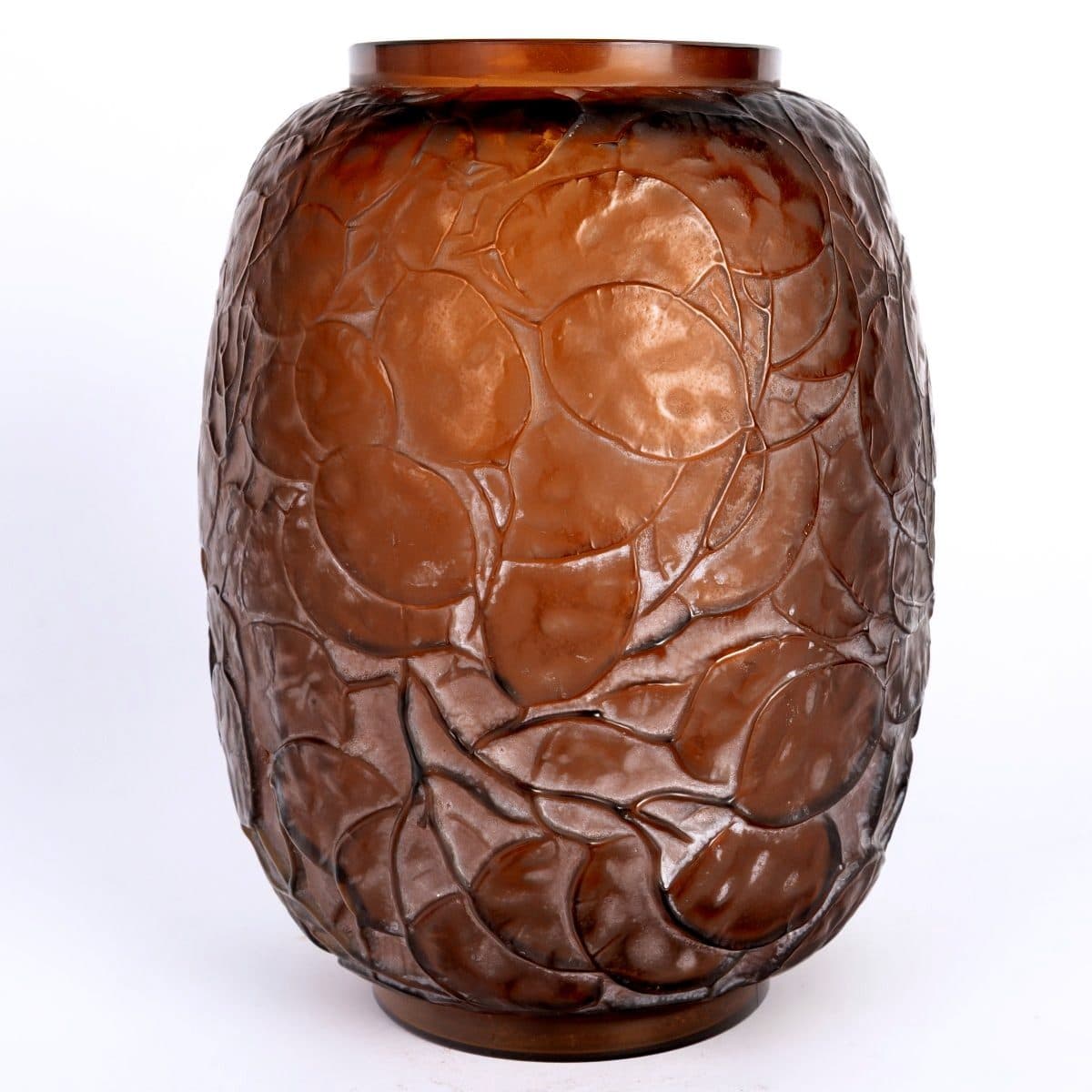 René Lalique Vase « Monnaie du Pape » en verre rouge ambré
