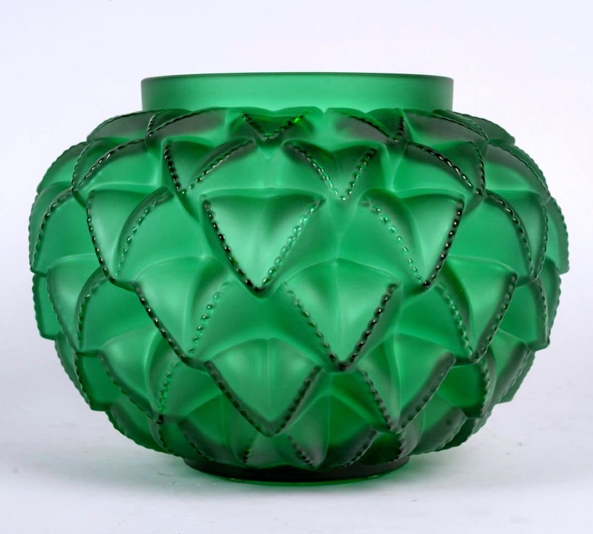 Lalique France Vase « Languedoc » en cristal vert émeraude