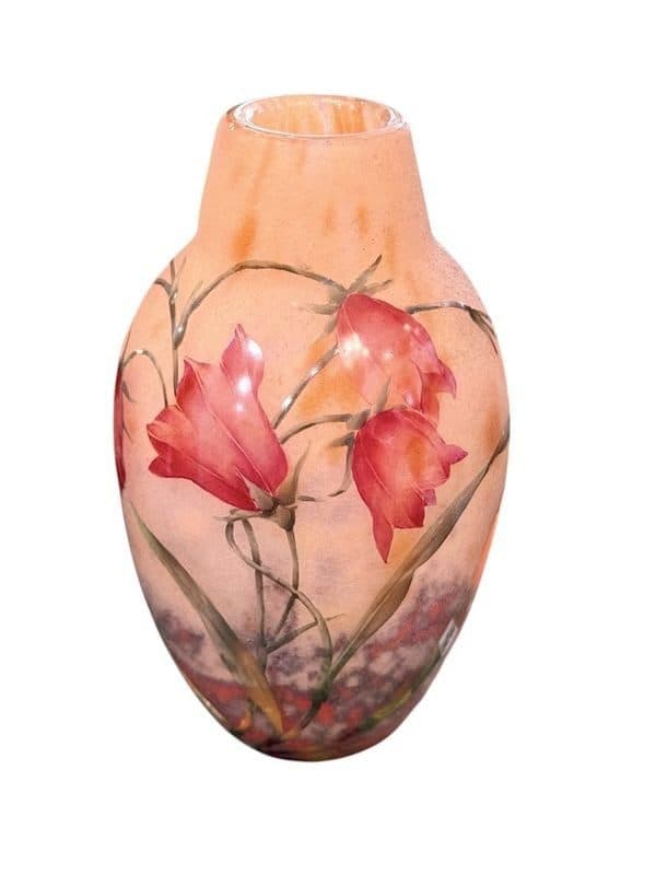 Daum Vase « Aux Campanules » à décor polychrome