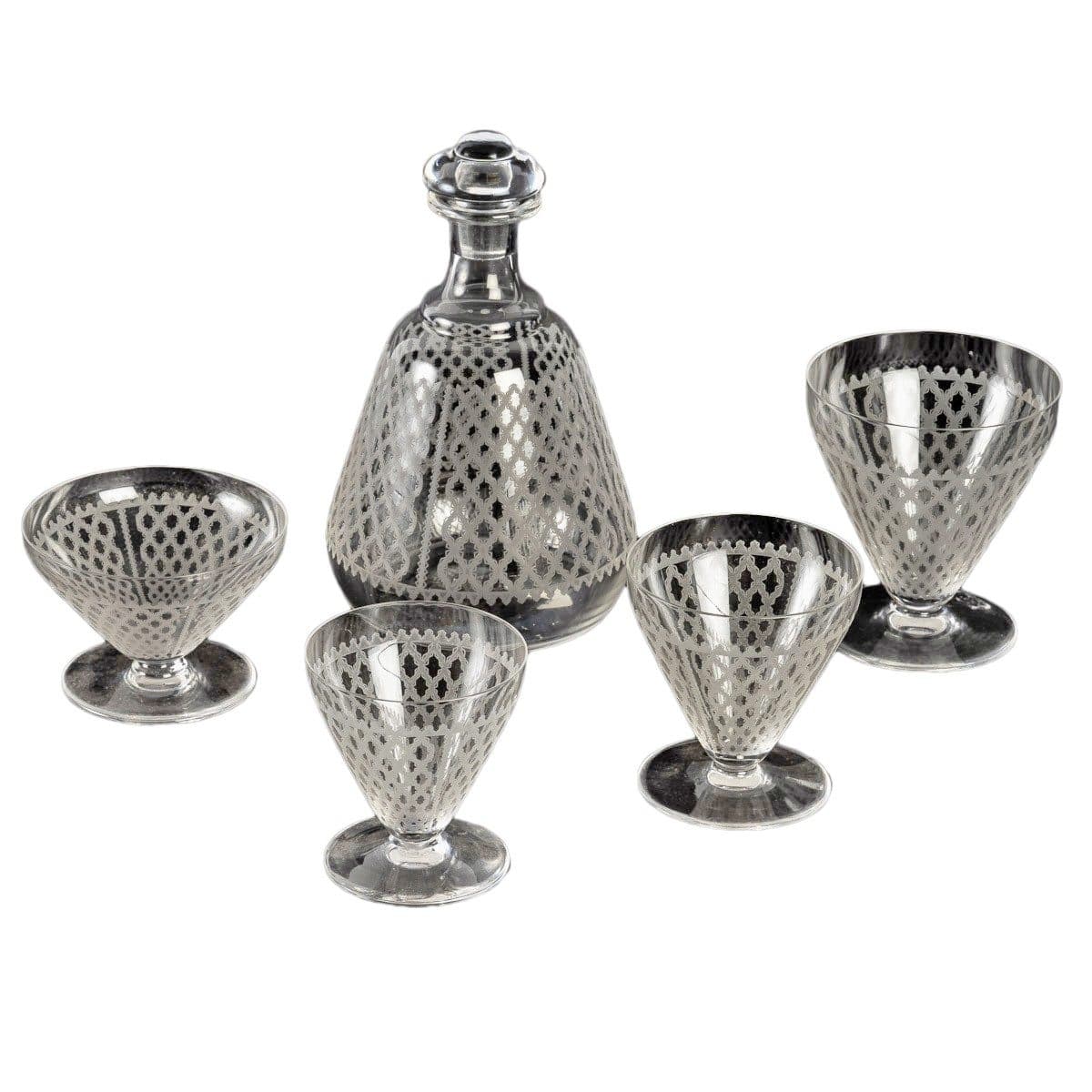 Service de verres en cristal blanc gravé de 57 pièces